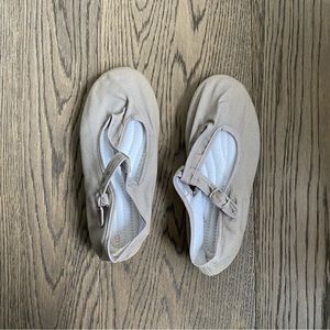 Urban Outfitters Slipper